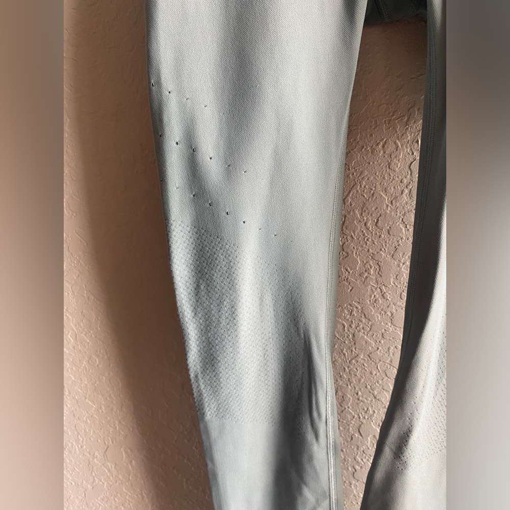 Lululemon Zoned In Tight 27” Leggings with Envelope Pocket in Blue Cast ~ Size 4 - Picture 5 of 9